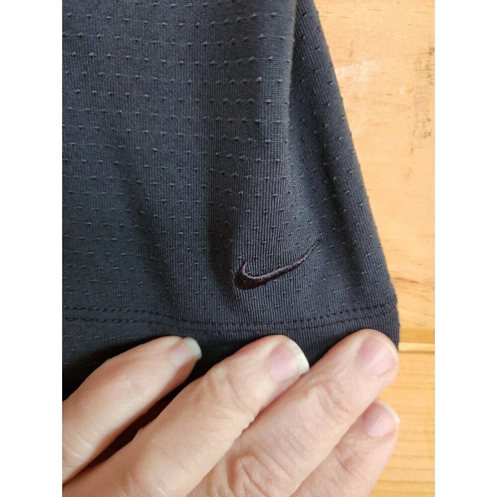 Women’s Nike Golf Black And White Nike Sphere Dry Size Medium